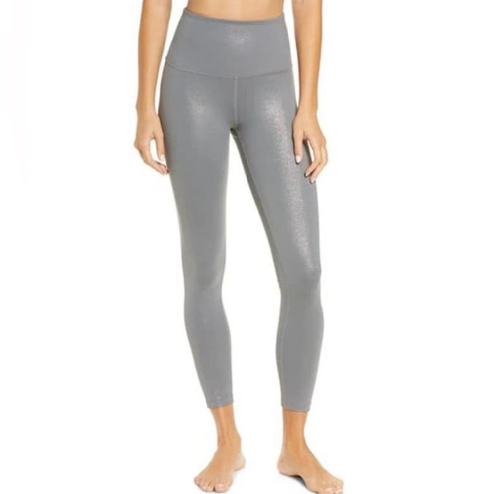 Beyond Yoga Grey High Waisted Twinkle 7/8 Midi Legging size Small